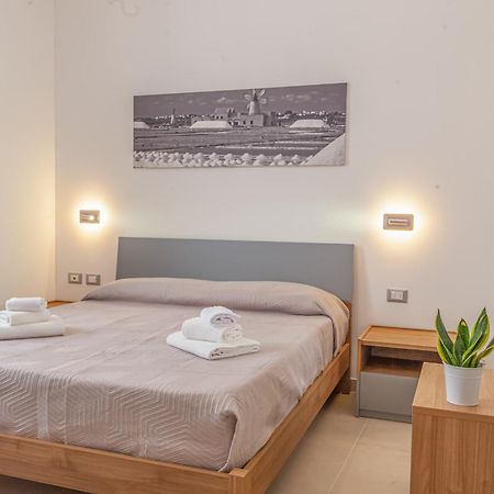 Isgro Rooms Marsala Bagian luar foto