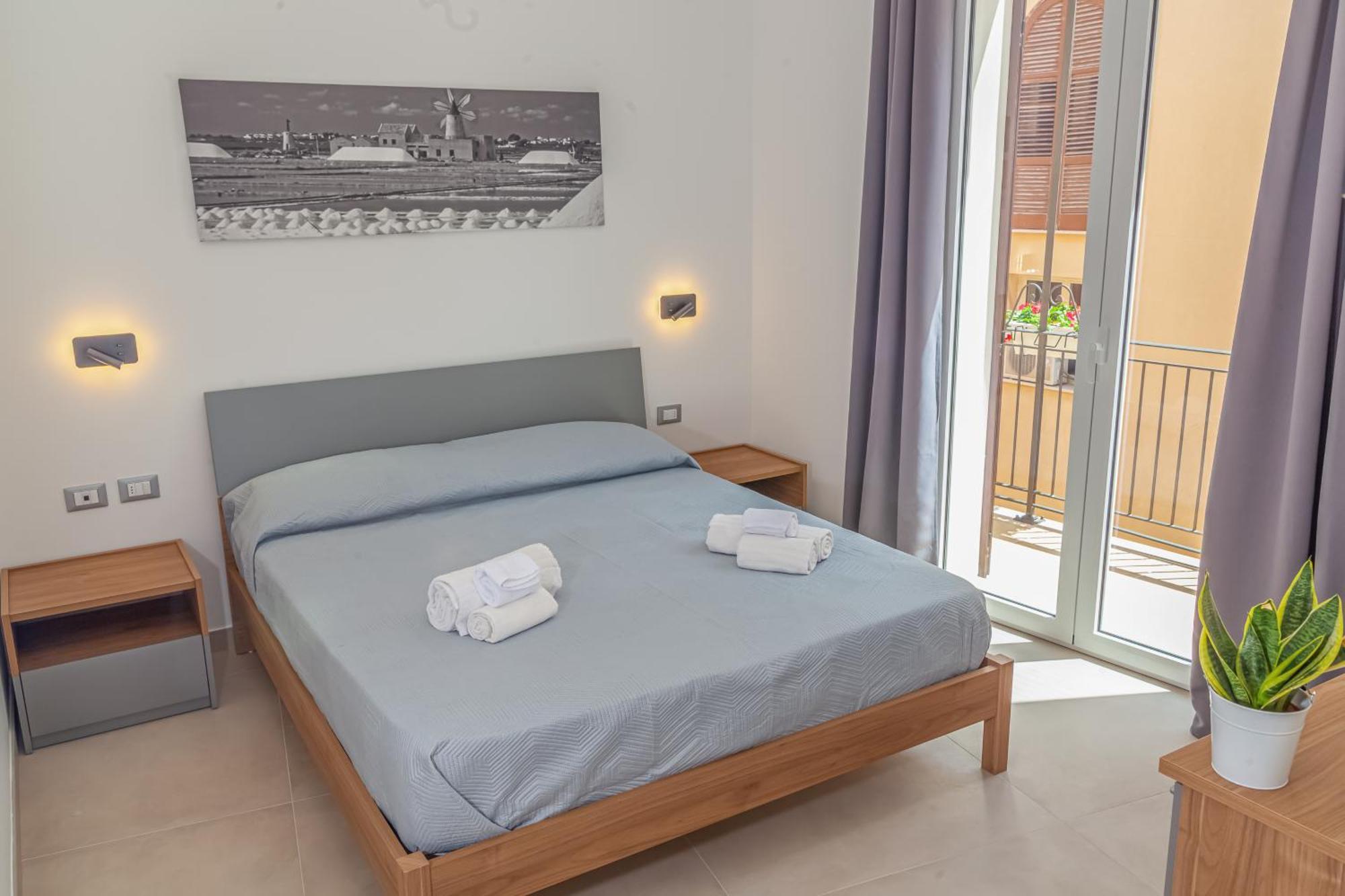 Isgro Rooms Marsala Bagian luar foto