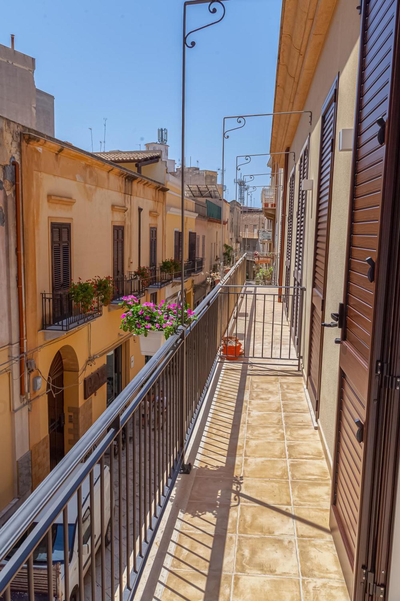 Isgro Rooms Marsala Bagian luar foto