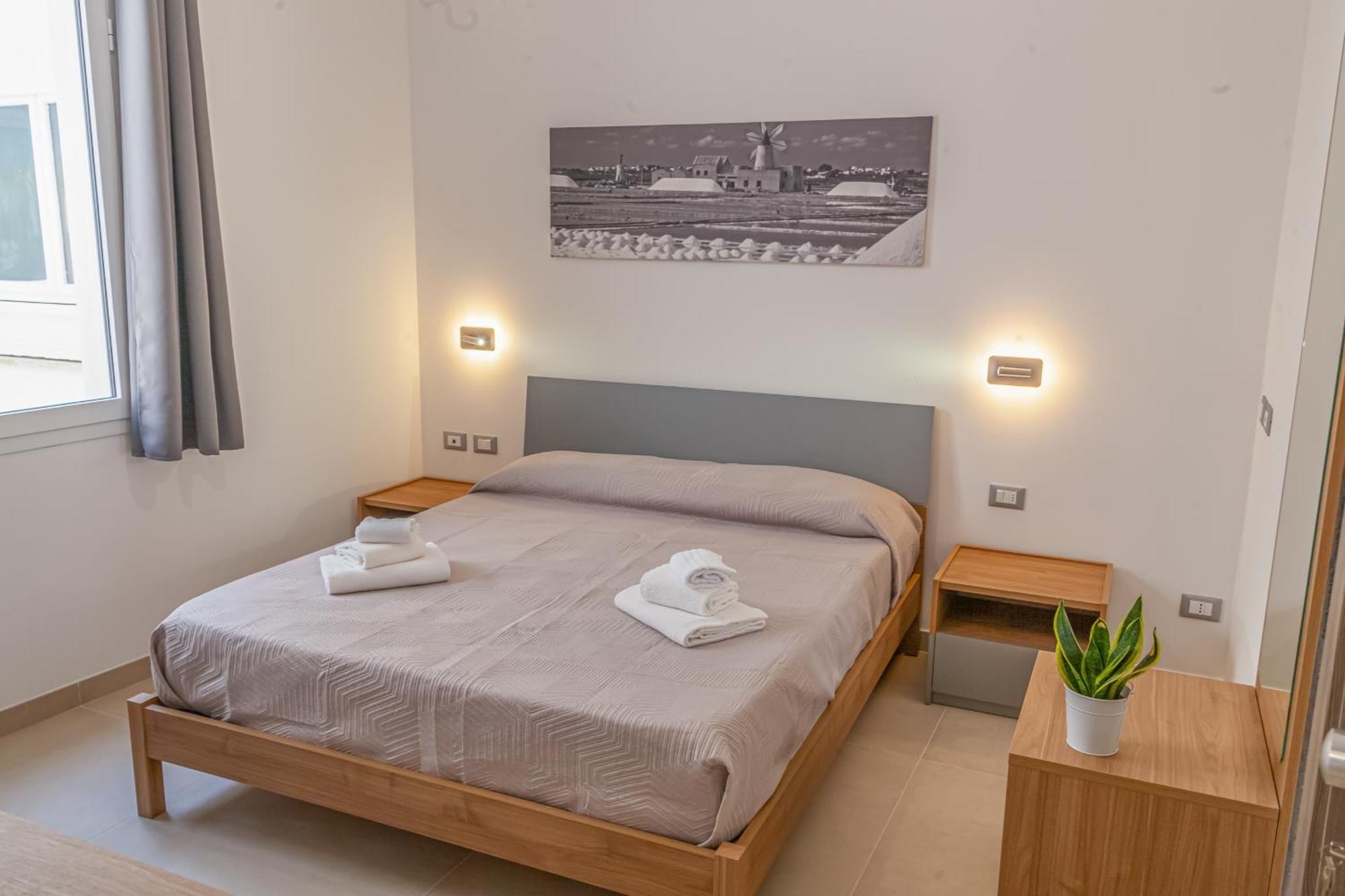 Isgro Rooms Marsala Bagian luar foto