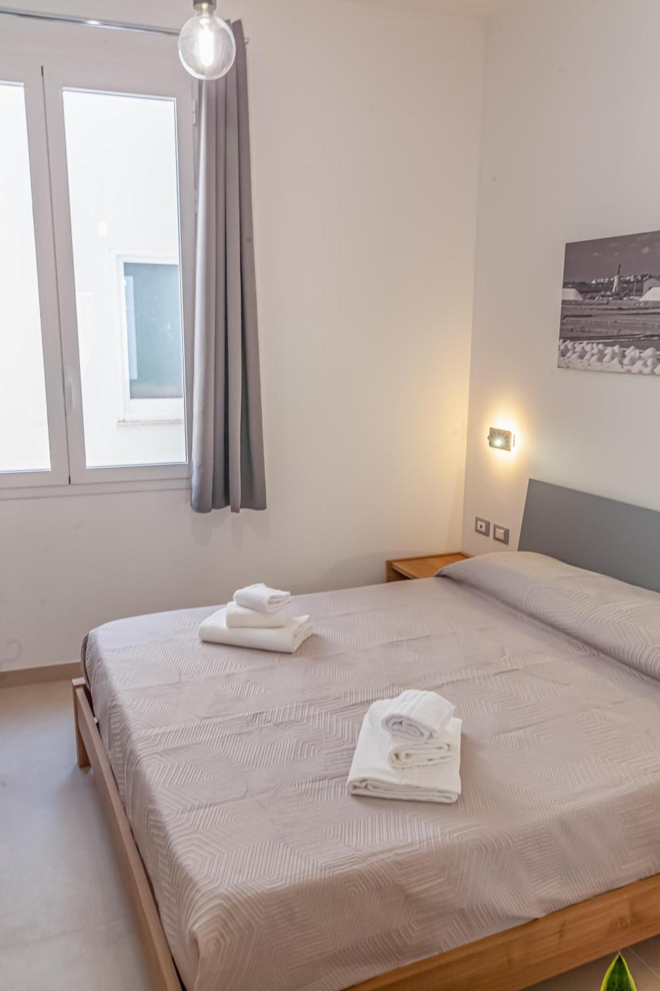 Isgro Rooms Marsala Bagian luar foto
